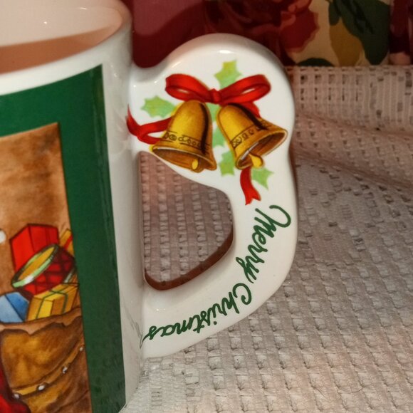 CHRISTMAS COLORFUL 4" INCH MUG THAT SAY'S, "MERRY CHRISTMAS". - Picture 3 of 6